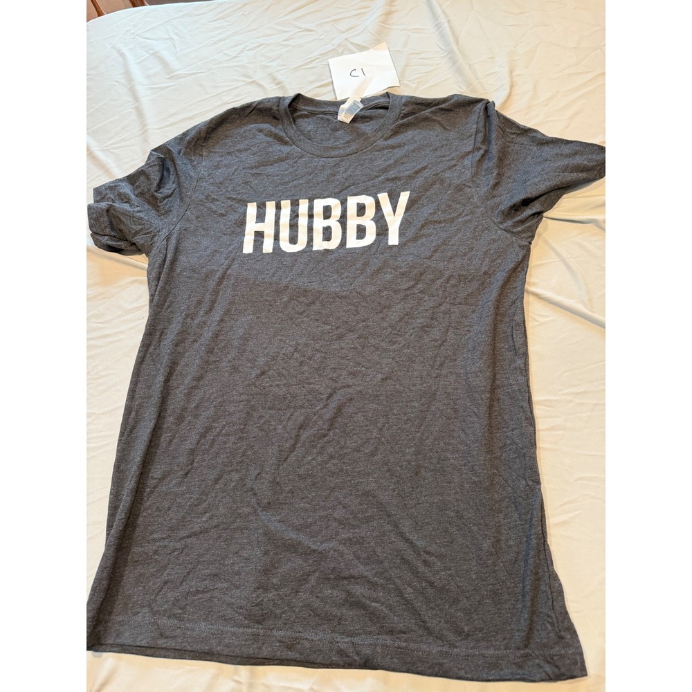 Hubby Graphic T-Shirt Mens Large Charcoal Gray Heather Short Sleeve Crewneck Tee - Picture 2 of 5